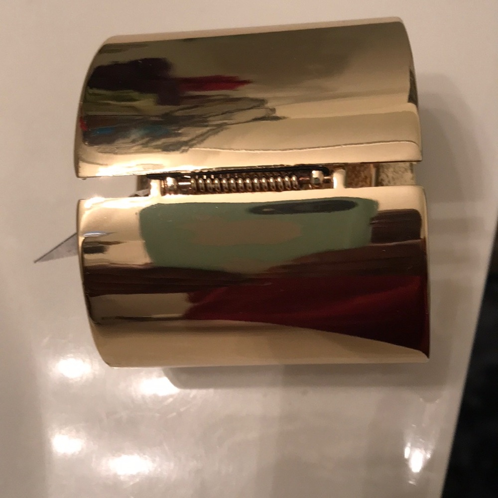 Jewelry - Picture 4 of 11
